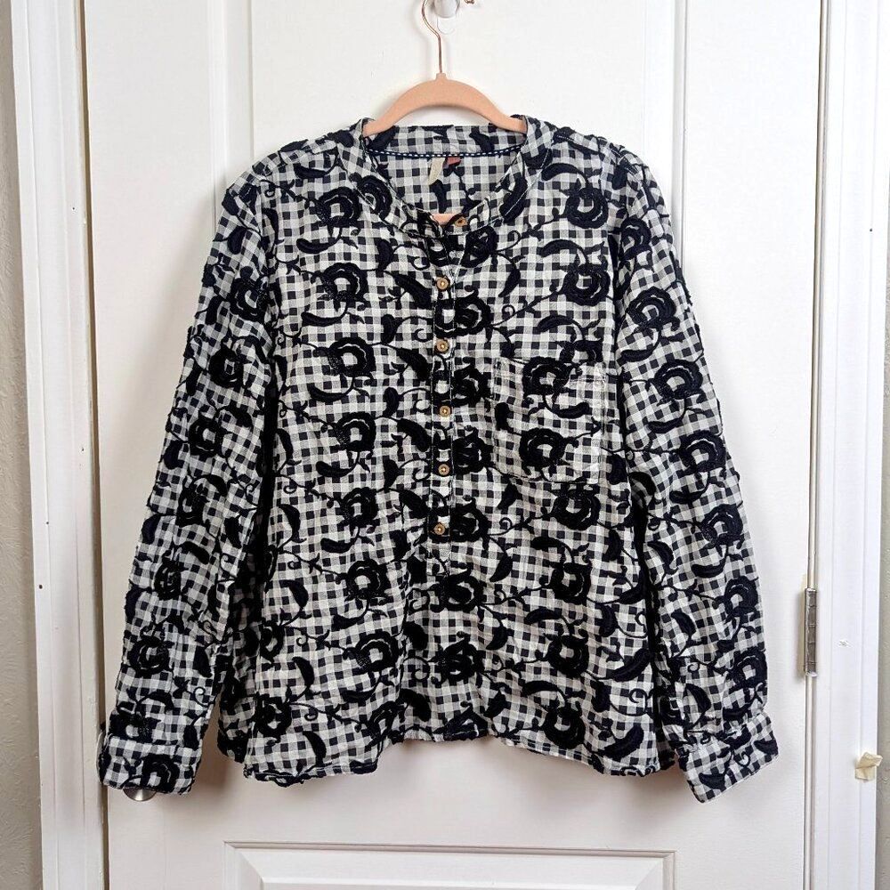 Pilcro | Black Gingham Floral Embroidered Button-Down Shirt Size Large